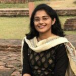 UPSC Success Story: Surbhi, who was afraid of English, prepared for UPSC,  became IAS topper in the first attempt
