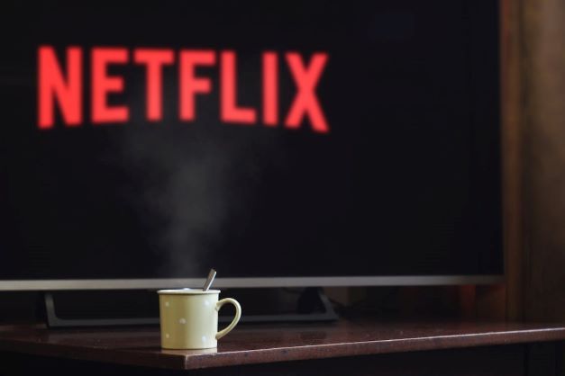how to delete netflix search history